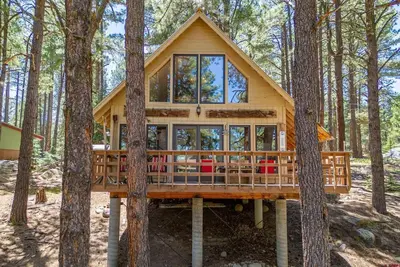 Image de Cute Cabin in the pines 3 minutes from lake a walk to the river and beautiful drive to Durango