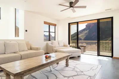 Image de Dreamy Sedona Cabin in Oak Creek Canyon