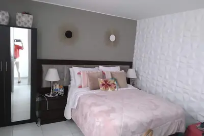 Elegant and quiet spacious 5 minutes from the beach