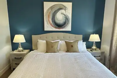 Image de Near Downtown | Kid & Pet Friendly | Garage | W/D