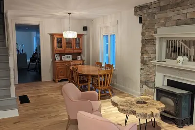 Image de Downtown Collingwood Century Home