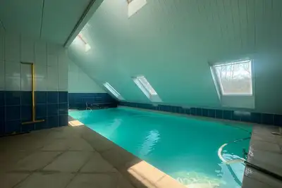 Image de Villa à Hamoir avec piscine intérieure privée