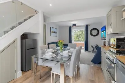 Exe Riverside Retreat - Short Stays Uk Ltd