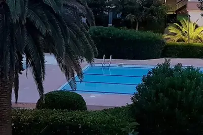 Image de Appartement + parking 4 personnes 200 mètres plage.