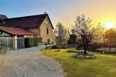 Image de Domaine 9 chmbres, 18 pers, salle de jeux, piscine privée chauffée Sarlat\/Lascaux