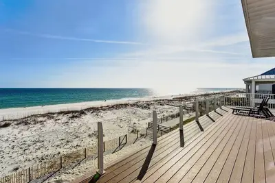 Image de Best Location! Gulf Front! Closest Block to Restaurants. 6/6