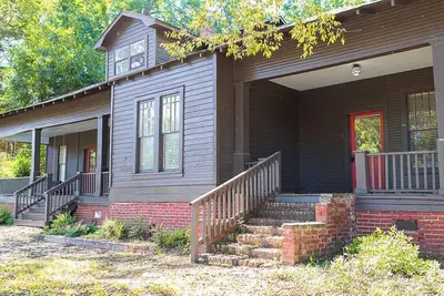 Image de Walking the Dog Condo at the City Harbor Lake Guntersville