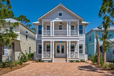 Image de Seacrest Gem! Steps to Pool, Private Beach, Town, & Rosemary + Alys Beaches!