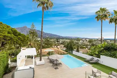 Image de Villa Miramar - 5 bed Family Villa in Aloha