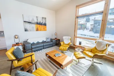 Basecamp 970 - Beautiful Modern Mountain Home