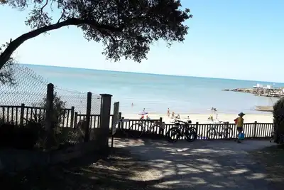 Image de Beau Studio (2*) pour 3 pers, Plage Ă 300m, garage, tous commerces Ă 100m.