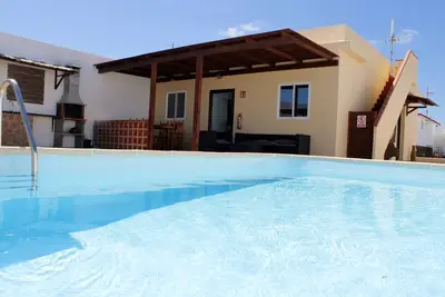Image de Maison de vacances \"Casa Vieja\" avec vue sur les montagnes, piscine privée et Wi-Fi.