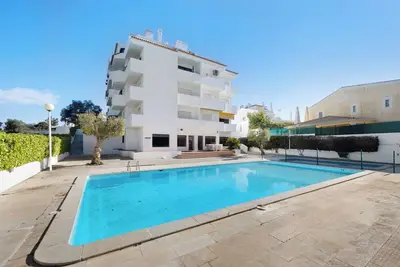Image de Appartement 'Dreamalvor' avec vue sur la mer, Wi-Fi et climatisation.