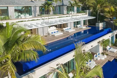Image de Embrace (2/5 Rooms) Luxury villa