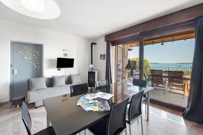 Image de Appartement 'Villa Felice' avec vue sur le lac, terrasse privée et jardin privé