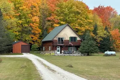 Image de Off-road vehicle trail access from driveway