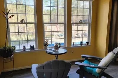 Image de Lakehouse Getaway 35 minutes to Virginia Beach