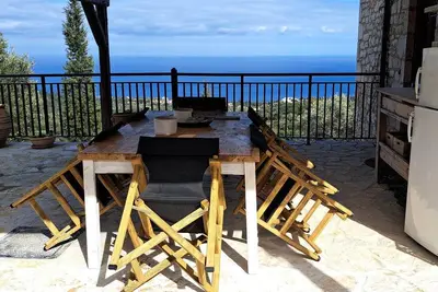 Image de Traditional style 3 bedroom cottage in local stone