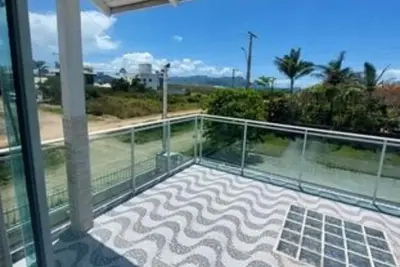 Image de Beach house with pool