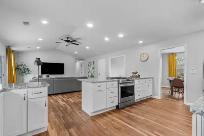 Image de 2 King Beds, 2 Twin Beds -- Modern Country Stay