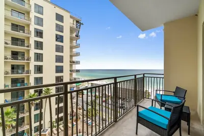 Image de \"Vitamin Sea\" #906 Studio Sleeps 3 Ocean View