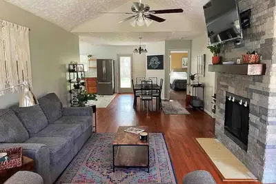 Image de Spacious and cozy home near Fort Benning