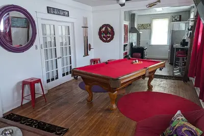 Image de Comfortable, Affordable, Pool table & Location