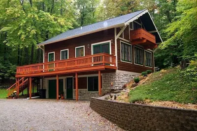 Image de Porcupine Lodge · Stunning Cabin - Arcade & Pickleball - sleeps 13