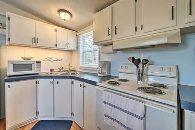 Image de Peaceful Supply House ~ 2 Mi to Holden Beach!