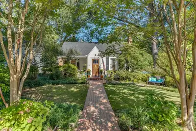 Image de Historic Downtown Bungalow
