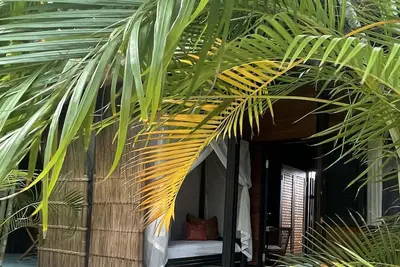 Image de Stunning Bali style studio suite on lush property in English Harbour!