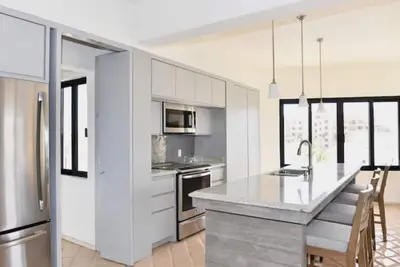 Image de Beautifully renovated Condo-Terrasol 201 de Law, Cabo center area, beachfront