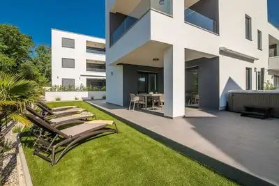 Image de Appartement Manuela avec jardin privé et bain à remous chaud