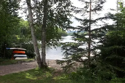 Image de Chalet au bord de l'eau/sentiers Quad/Motoneige/ski de fond, raquette, randonnée