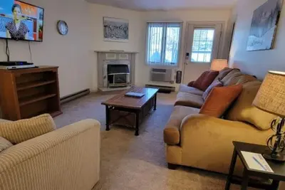 Image de One Bedroom Condo, first floor unit, easy access with private deck entry, #135