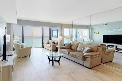Image de Beachfront condo with Gulf views, pool, washer/dryer, & central Ac