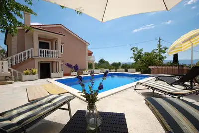 Image de Appartement de deux chambres avec la terrasse Sveti Vid, Krk (A-20500-a)