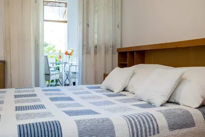 Image de Appartement de deux chambres avec le balcon Njivice, Krk (A-20547-a)