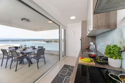 Image de Appartement de deux chambres avec la terrasse et la vue sur le mer Vantacici, Krk (A-20630-d)