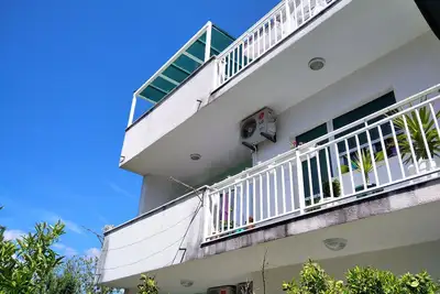 Image de Appartement d'une chambre avec la terrasse Kastel Stafilic, Kastela (A-20694-a)