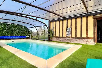 Image de Villa paisible, piscine couverte chauffée toute l'année : La Romane