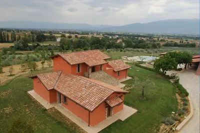 Image de Appartement en Ombrie avec Piscine Infinie