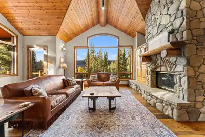 Image de Keystone Golf Course, Mins to Skiing, Luxury Mountain Home, Private Hot Tub