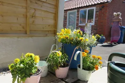 Image de The Stables a Cosy Mews  Cottage only 1 Mile From Award Winning Sandy  Beach