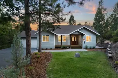 Image de Bearadise Lodge - Mount Shasta - Now with Air Conditioning!
