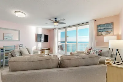 Image de Enchanting Gulf-front condo with pool, tennis, hot tub, sauna, & awesome views
