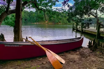 Image de 3 Bedrooms Relaxing Rustic House on Saint Thomas CreeK