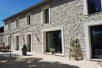 Image de Vue imprenable milieu des vignes avec piscine