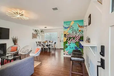 Image de Renovated LaCasa deArte- Minutes From Downtown and Austin Hotspots!