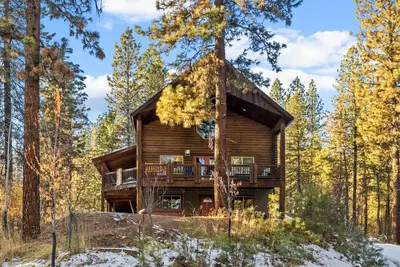 Image de Beautiful Cabin on the HIll - Private, Hot Tub, Pet Friendly